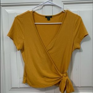 Wild fable Mustard yellow tie cropped shirt size small